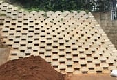 Retaining blocks